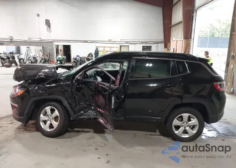 2019 Jeep Compass Latitude 4X4 z USA, uszkodzony, nr VIN 3C4NJDBB9KT690507